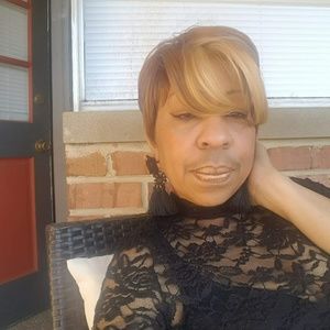 Meet your Posher, Ramona